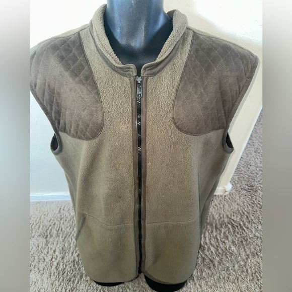 Cabela's Other - Men’s pre own as is Cabrllas outfitters vest Size XL tall full zip vest